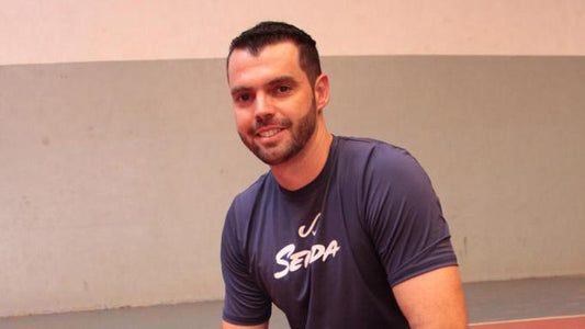 Learn Futsal: How to Fake and Beat a Defender