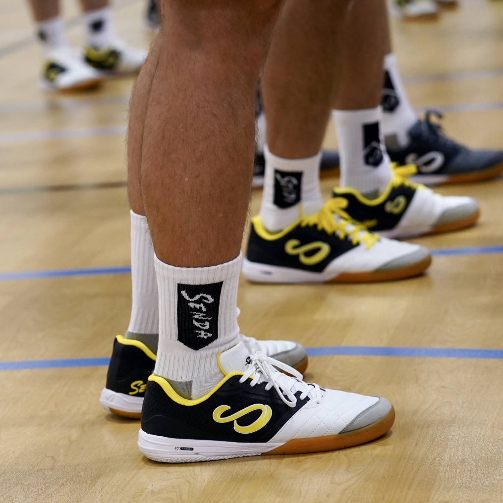 Athletic Socks Crew Length - action image | Senda Athletics