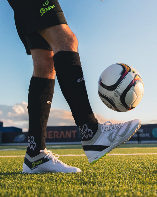 Pampa Pro Turf Shoes - action image  | Senda Athletics