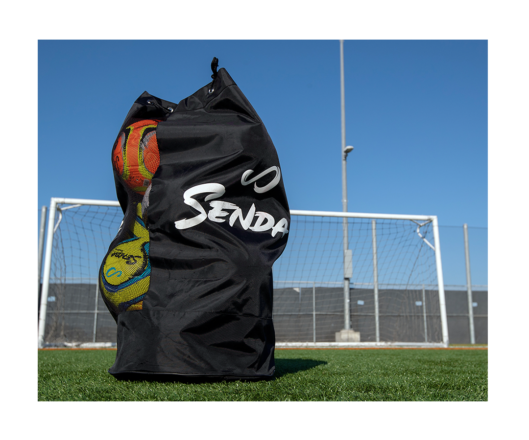 Ball Bag black - action image | Senda Athletics