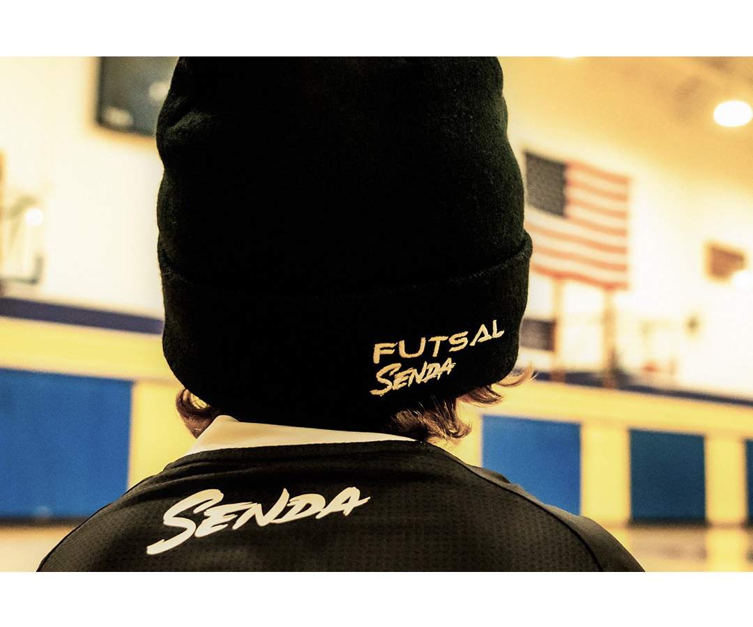 Beanie black - action image | Senda Athletics
