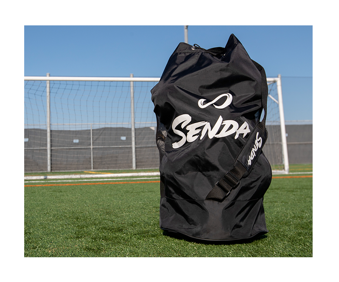 Ball Bag black - action image | Senda Athletics