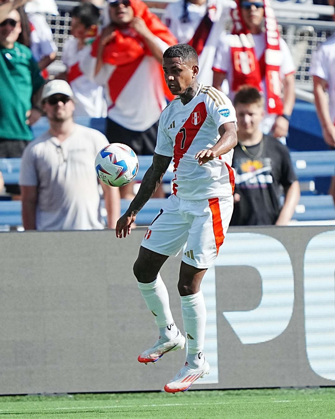 Andy Polo - Peru - Copa America 2024 - Senda Gravity Grip Socks