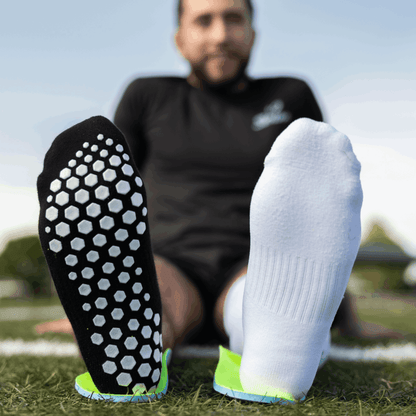 Regular vs Grip Socks | Senda Athletics