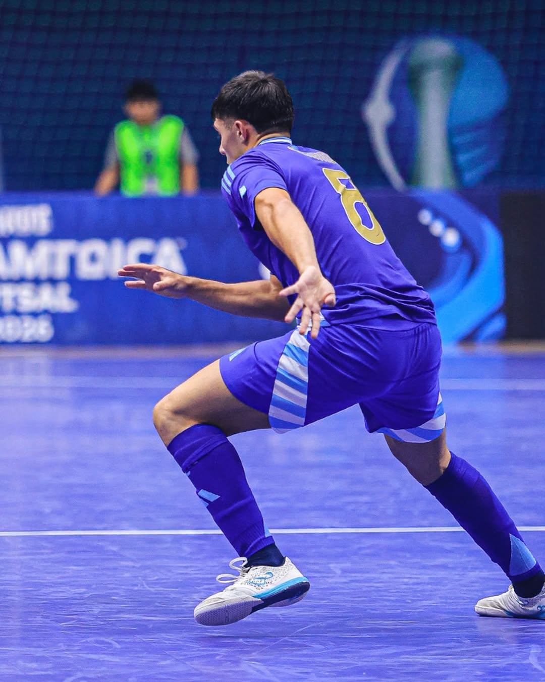 Lucas Granda playing for Argentina National Futsal Team wearing Senda Ushuaia Pro footwear